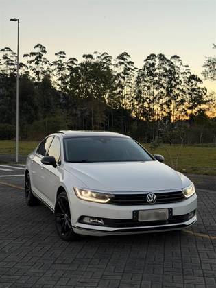 VOLKSWAGEN PASSAT 2.0 16V TSI BLUEMOTION GASOLINA HIGHLINE 4P DSG VOLKSWAGEN PASSAT 2.0 16V TSI BLUEMOTION GASOLINA HIGHLINE 4P DSG